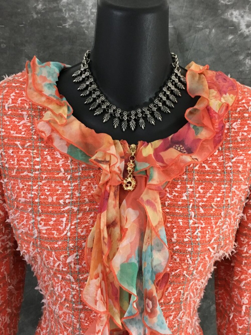 BEAUTIFUL St John couture knit couture coral multi jacket skirt suit size 4 - Picture 3 of 7